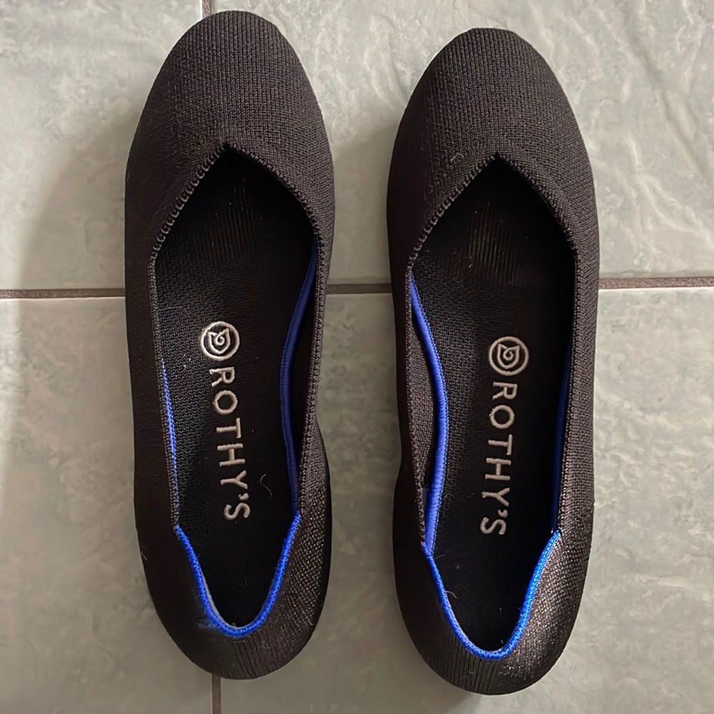 Black Rothy’s flats